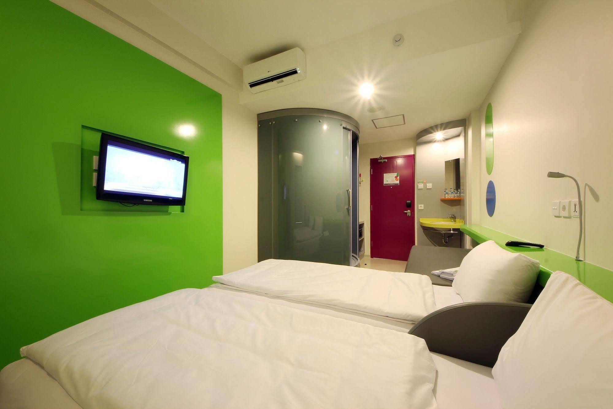 Pop! Hotel Kuta Beach Екстериор снимка