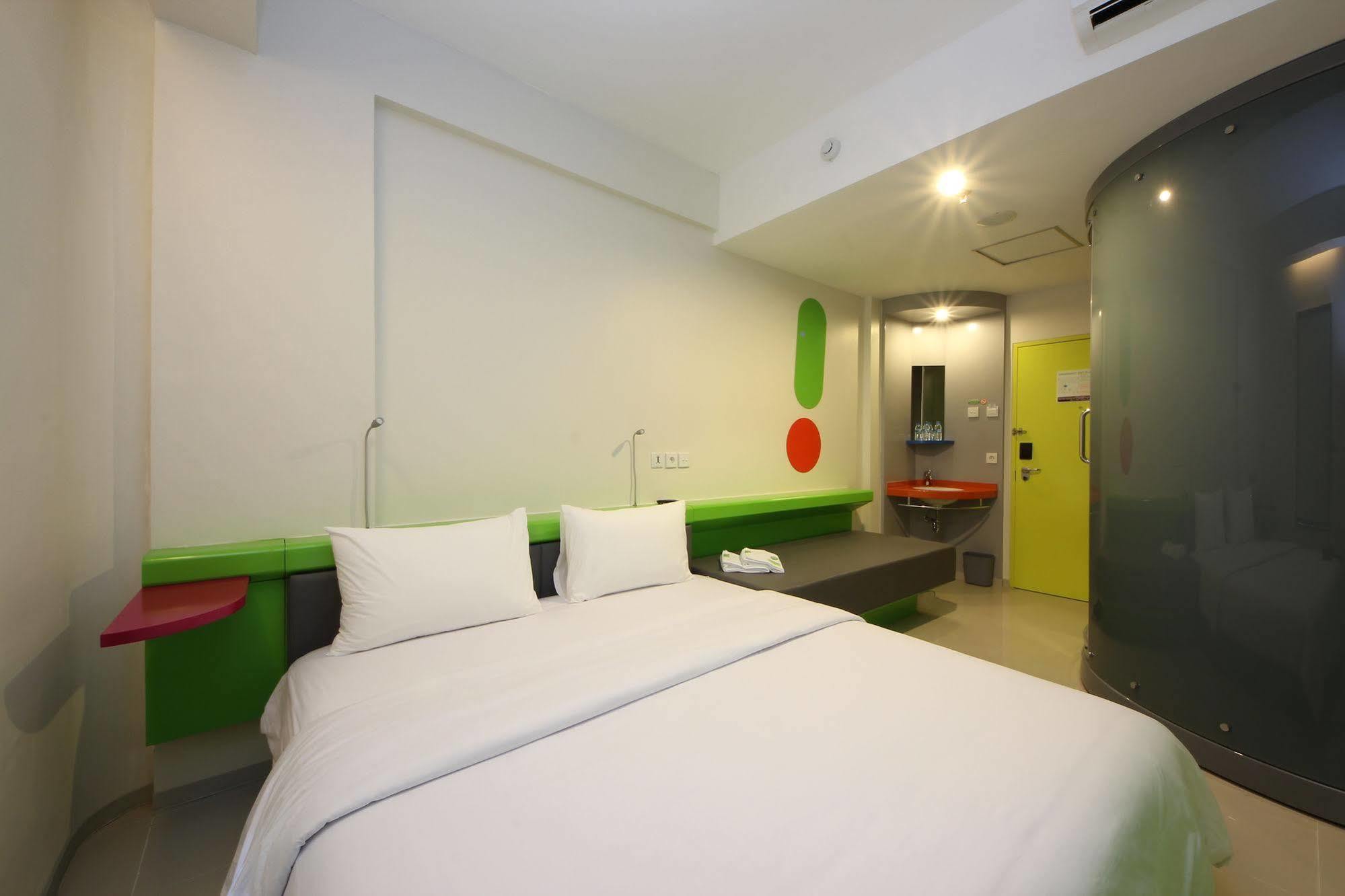 Pop! Hotel Kuta Beach Екстериор снимка