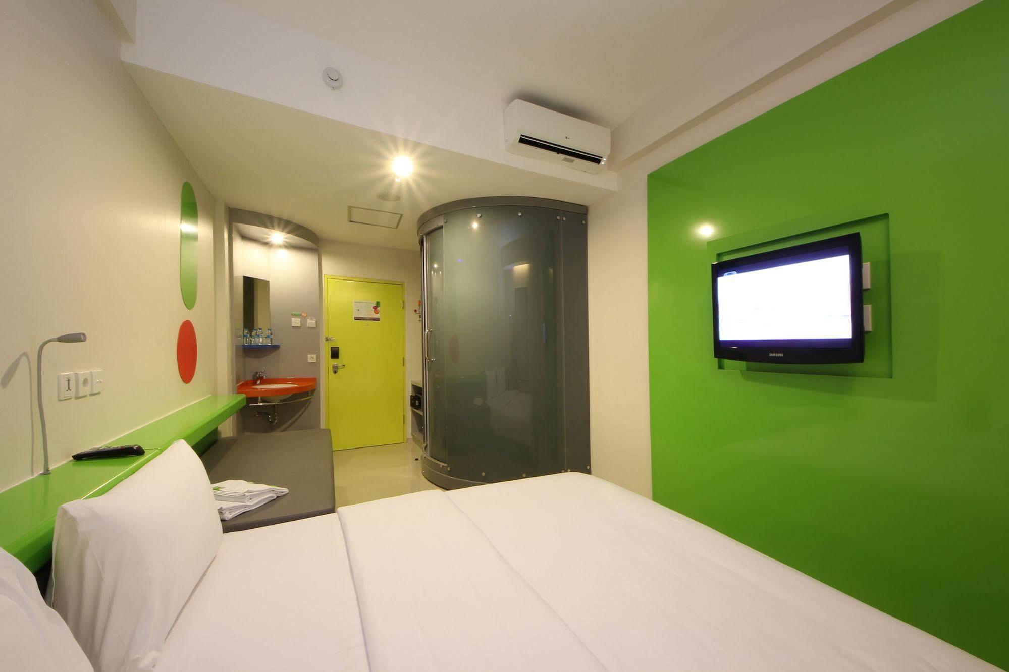 Pop! Hotel Kuta Beach Екстериор снимка