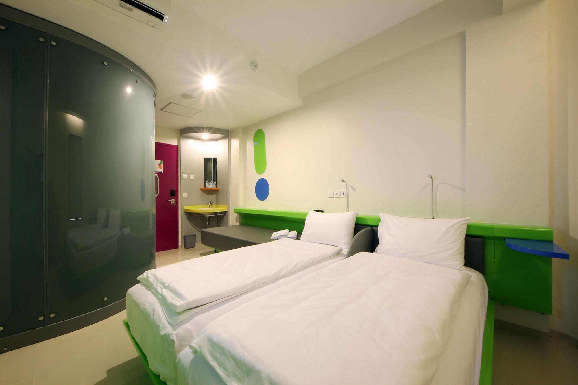 Pop! Hotel Kuta Beach Екстериор снимка