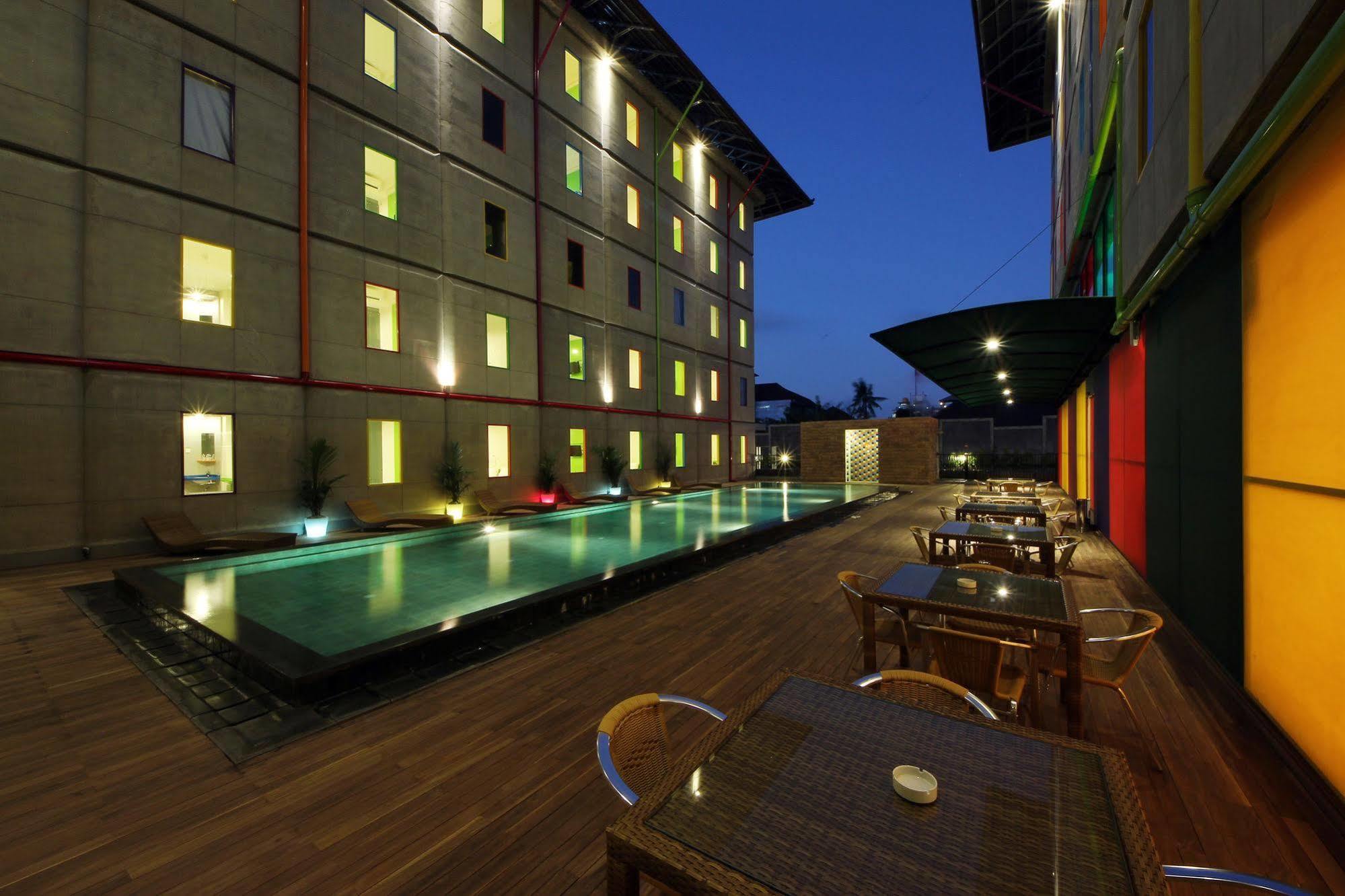 Pop! Hotel Kuta Beach Екстериор снимка