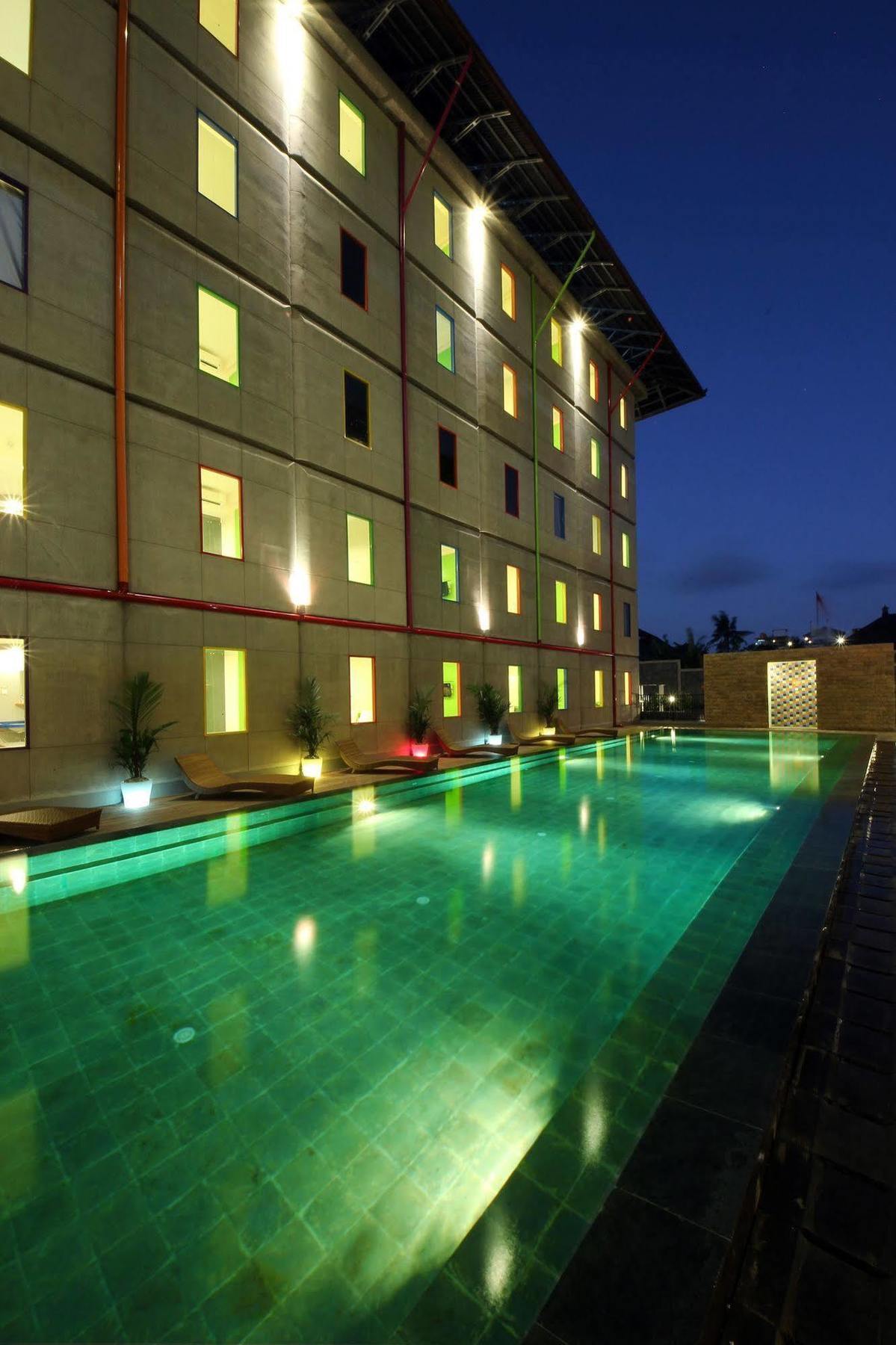 Pop! Hotel Kuta Beach Екстериор снимка